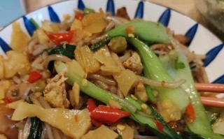 轻松学会以圆菜炒粉的做法（做出美味营养的圆菜炒粉，让你的家人赞不绝口）