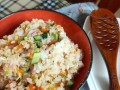 学会做出美味的以什锦炒杂米饭（用新鲜食材做出一份营养丰富的主食）
