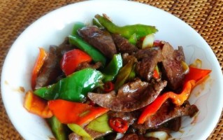 美味健康的猪肝炒豆角（健康菜谱，营养丰富，让你健康起来。）