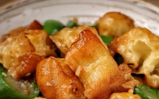 油条丝瓜的美味组合（创意搭配，味蕾享受；掌握技巧，轻松上手）