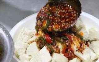 一道美味健康的家常菜——油泼豆腐（传统名菜做法详解，口感鲜美，健康营养）