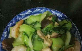 美食探秘——蟹味菇扒油菜（一道健康美味的素菜佳肴，轻松烹饪让你随时享受清爽美味）