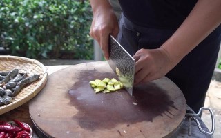 美味清炖跳跳鱼（家庭厨艺不可错过的鱼汤）