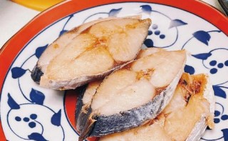 香煎马鲛鱼的做法详解（如何烹饪出鲜嫩多汁的马鲛鱼）