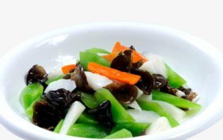 健康营养的莴笋炒山药（美味佳肴，健康美食，山药的营养成分）