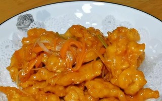 美食家的必备佳肴——杏鲍菇烧鸡脯肉（用最简单的步骤，烹制一道香气扑鼻的佳肴）