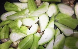 “轻松DIY（打造自己的专属水果饮品，水瓜DIY让你乐享夏日）
