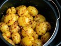 如何制作美味香烤土豆片（简单易做的土豆片做法，轻松享受美食盛宴）