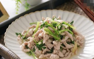 芫荽爆里脊（清香爽口的中式菜肴）