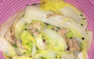 美味健康的油渣煮白菜（用油渣和白菜打造营养美食，白菜煮油渣让你更健康）
