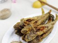 学会如何制作美味的雪菜跳跳鱼（家常菜谱）