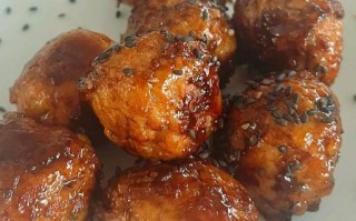 家常美食——糖醋丸子鲁菜（五彩斑斓，香甜酸爽，让你回味无穷的糖醋丸子鲁菜。）