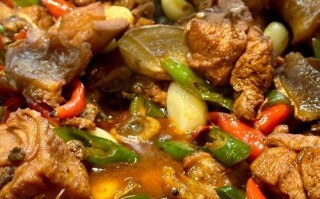 美味土豆肉窝窝的制作方法（健康美食分享，营养丰富的家常菜）