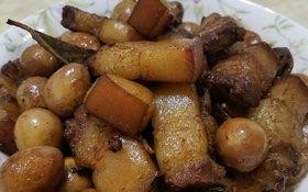双鲍菇虎皮蛋红烧肉，美味不容错过（健康美味的家常菜，教你如何烹制双鲍菇虎皮蛋红烧肉）