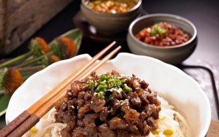 云南风味炸酱的制作（咸香鲜美，营养丰富，做法简单易学）
