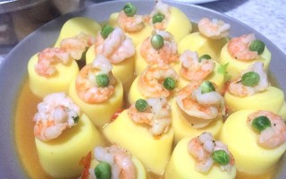 以玉子虾仁餐桌上的小清新（享受美味佳肴，感受日式清新之美）