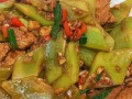 美味易做，以莴笋丝炒肉的做法（15个步骤教你如何烹饪口感鲜美的莴笋丝炒肉）