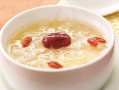 银耳薏米水——营养美容的健康饮品（一杯养生水，美丽常伴；五分钟搞定，健康生活从此开始！）