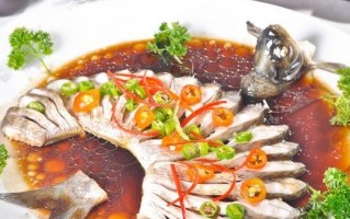 香菜武昌鱼的做法（传统口味，香气扑鼻）