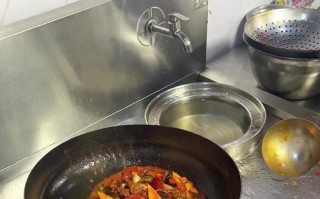 蒜苗脆笋过油肉的做法（清香爽口，营养丰富）