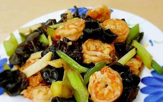 三种食材的融合，营养丰富的健康餐（三种食材的融合，营养丰富的健康餐）