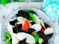 以西芹为主材料的什锦炒菜的做法（做法简单易学，营养丰富健康，让你轻松做出美味的菜肴）