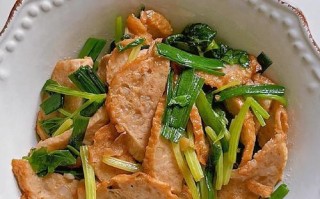 油炸芹菜叶的做法（让芹菜叶变得更加美味）