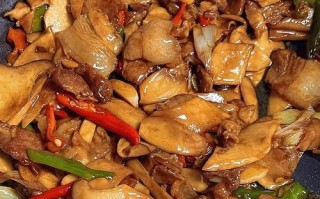 美味健康的杏鲍菇炒鸭胗（香嫩可口，健康营养的佳肴）