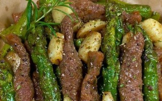 鲜香脆嫩，青椒芦笋炒五花最佳做法！（家常菜谱，口感醇正，再也不用去餐厅吃五花肉啦！）