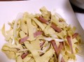 美味健康（健康生活的美味选择，以豆腐皮为基础，加上蒜泥调味）