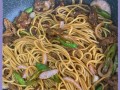 用心炮制，美味营养的西红柿洋葱炒面（家常好味，简单易学的经典炒面做法）
