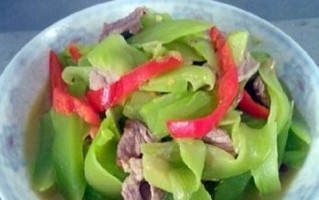 肉片莴笋的美味做法（快手做菜，轻松享受美食）