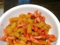 一份美味的香肠土豆餐（尝鲜必备的土豆丁配香肠做法）