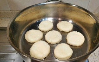山药饼制作全攻略（15个步骤教你轻松制作美味健康的山药饼）