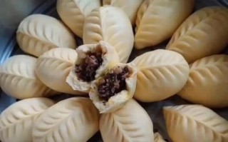 土豆鸡蛋韭菜素馅包子的做法（用新鲜食材制作美味健康的包子）
