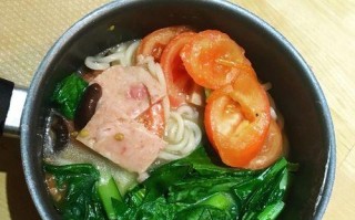 时蔬绘面条（用新鲜蔬菜做营养美味的面条）