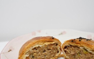 小鲜肉月饼的制作技巧（教你轻松做出美味的小鲜肉月饼）