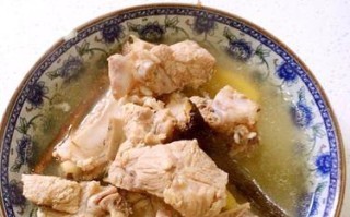 营养美味，药膳排骨汤制作大全（做法详解，让你轻松煮出滋补汤品）