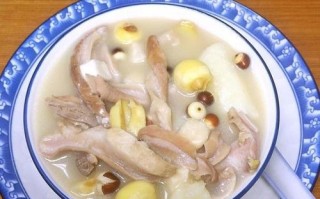 养生猪肚汤——健康美味的家常菜（以猪肚为主材料，加入多种中草药，带来健康滋补功效）