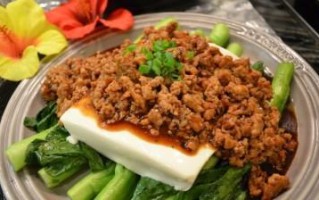 家常美食——肉碎蒸豆腐（一道简单易学的家常菜，美味可口！）