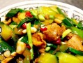教你如何做出香脆可口的炒黄瓜（简单易学，家常小菜也能做得出的美味佳肴）