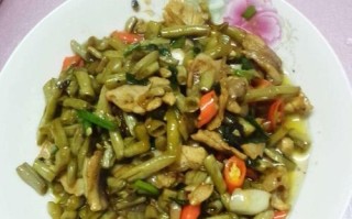 肉炒紫豆角，美味又健康（以猪肉和紫豆角为主料的家常菜，做法简单易学）