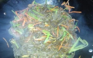 农家红薯粉的香炒做法（农家红薯粉的口感优化与技巧）