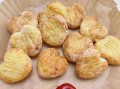 手把手教你做美味芝麻薯饼（用土豆和面粉轻松制作，美味可口，健康营养）