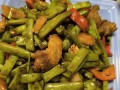 简单易学的芸豆角炒肉丝做法（教你如何做出美味的芸豆角炒肉丝，让你的家人大饱口福）