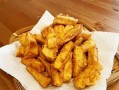 香脆诱人的红薯油条（用红薯制作香炸油条，营养美味又健康）