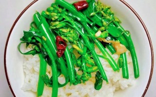 尝鲜美食——玉米笋清炒芥蓝（清爽口感，营养丰富）