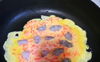 自制美味虾仁蔬菜鸡蛋饼（用虾仁和蔬菜打造健康早餐，轻松做出营养丰富的鸡蛋饼）