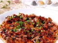 蒜蓉粉丝蒸排骨（一道简单又美味的家常菜）