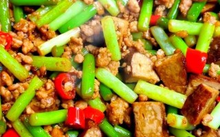 尝鲜美味，蒜苔炒豆干的做法（绿色健康，让你爱上素食；营养丰富，滋补又美味）